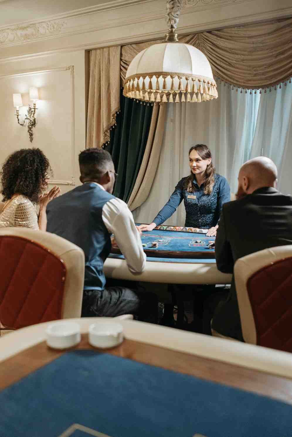 https://crystalroll-casinos.com/